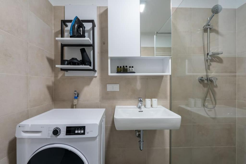Sunny 1Br Home With Balcony By Hm Vienna Luaran gambar