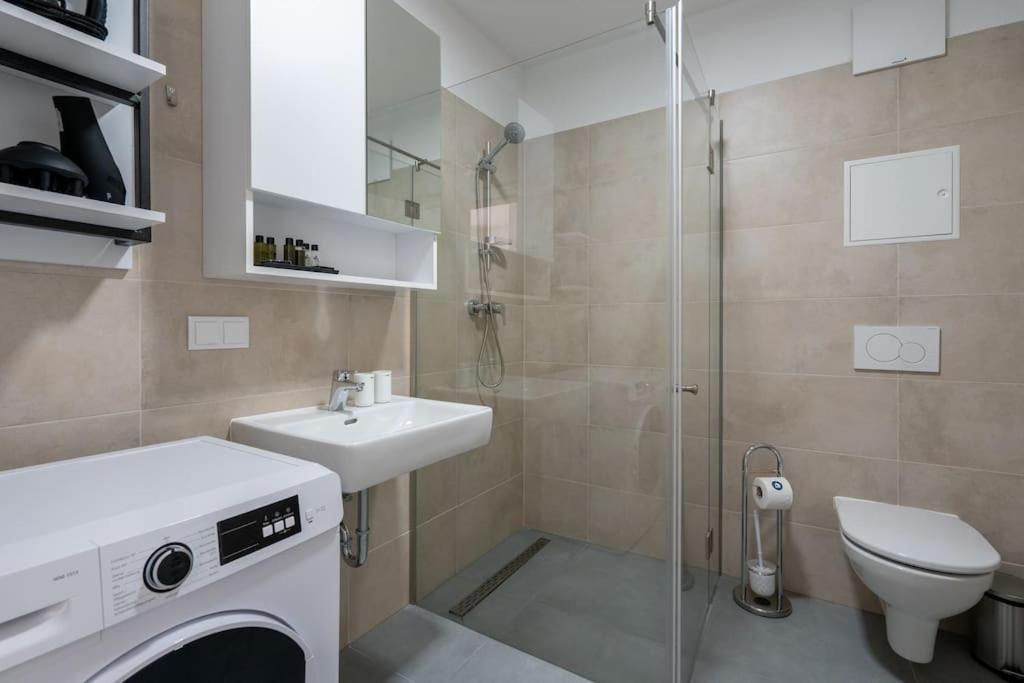 Sunny 1Br Home With Balcony By Hm Vienna Luaran gambar